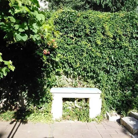 Emaus Garden - Center & 2 Bth Daire