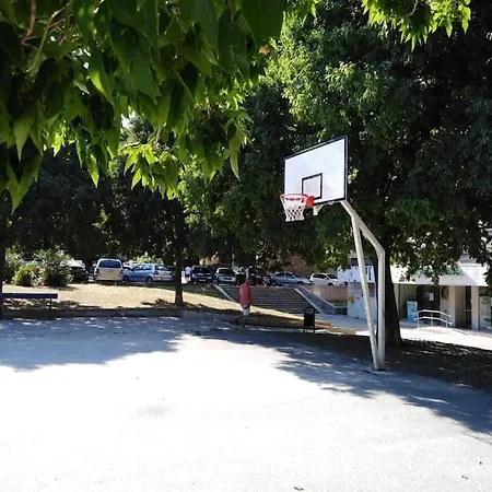 Apartment Emaus Garden - Center & 2 Bth Split