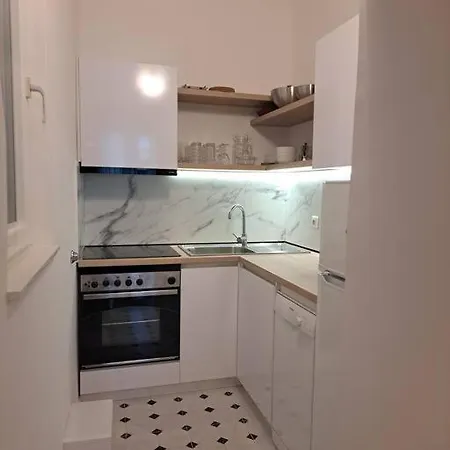 Apartment Emaus Garden - Center & 2 Bth *