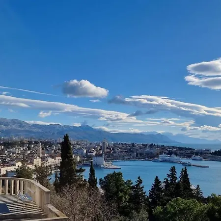 Emaus Garden - Center & 2 Bth * Split