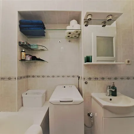 Emaus Garden - Center & 2 Bth *