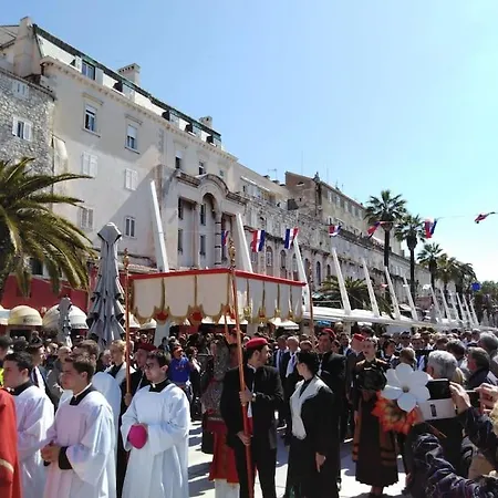 Lägenhet Emaus Garden - Center & 2 Bth